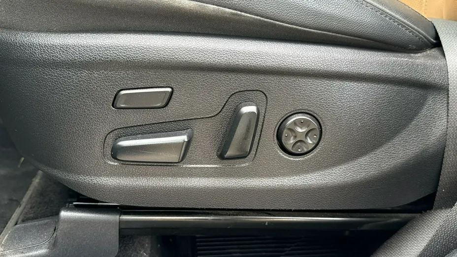 HYUNDAI Santa Fe -