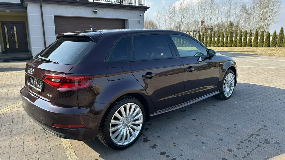 AUDI A3 -