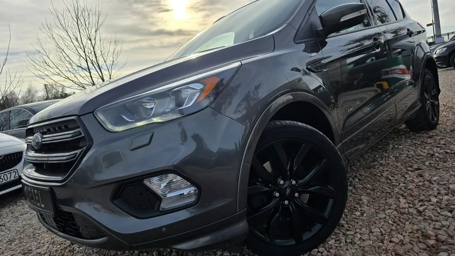 FORD Kuga -