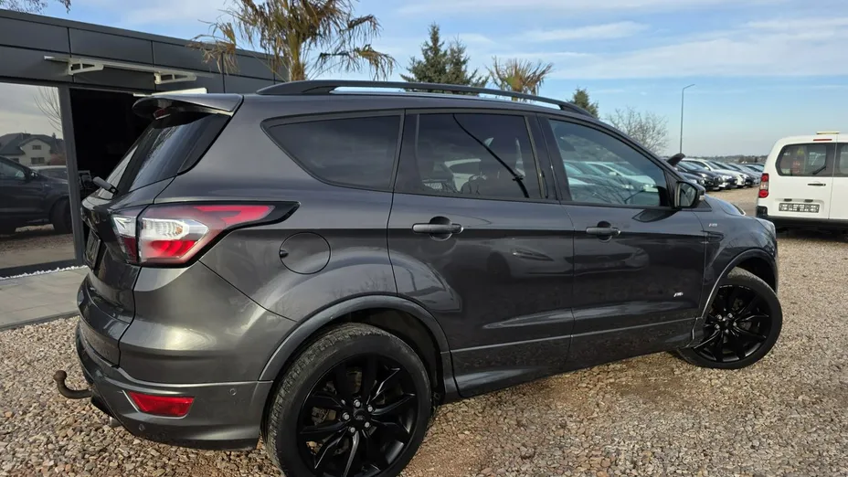 FORD Kuga -