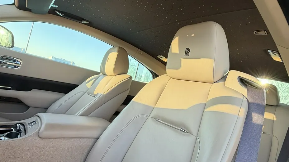 ROLLS-ROYCE Wraith -