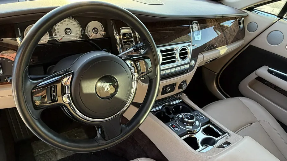 ROLLS-ROYCE Wraith -