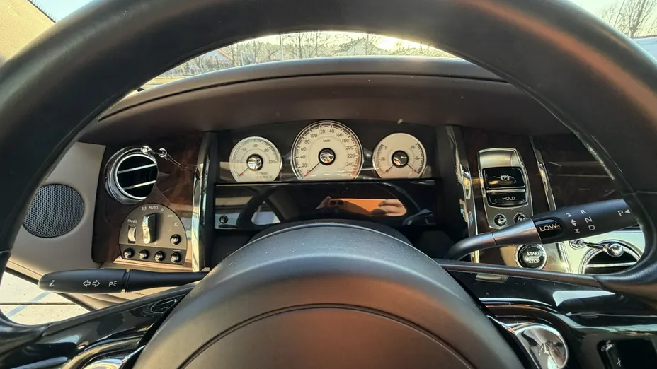 ROLLS-ROYCE Wraith -