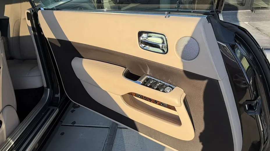 ROLLS-ROYCE Wraith -