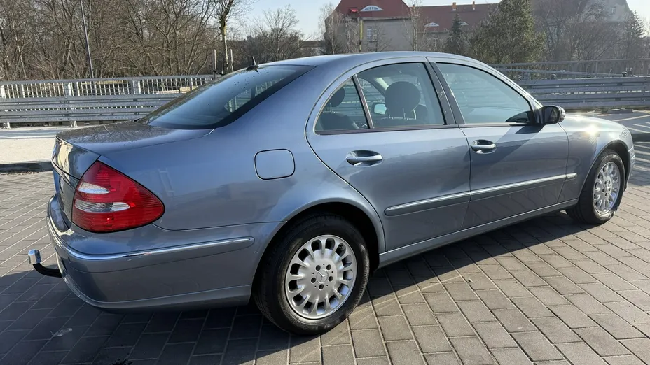 MERCEDES-BENZ E Klasa -