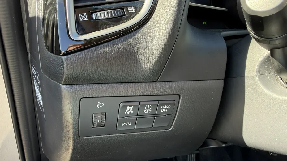 MAZDA 3 -