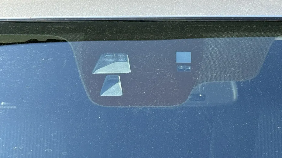 MAZDA 3 -