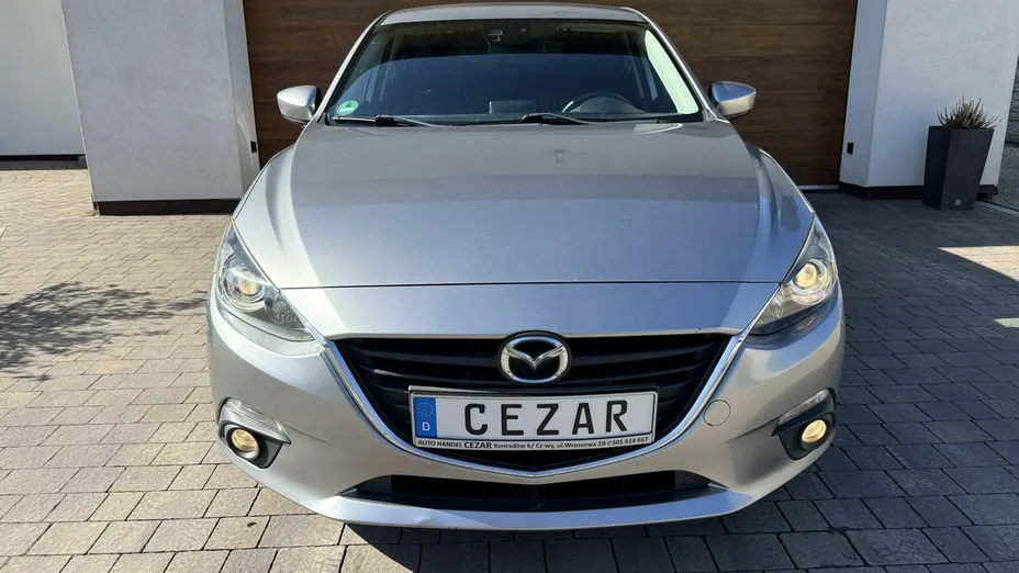 MAZDA 3 -