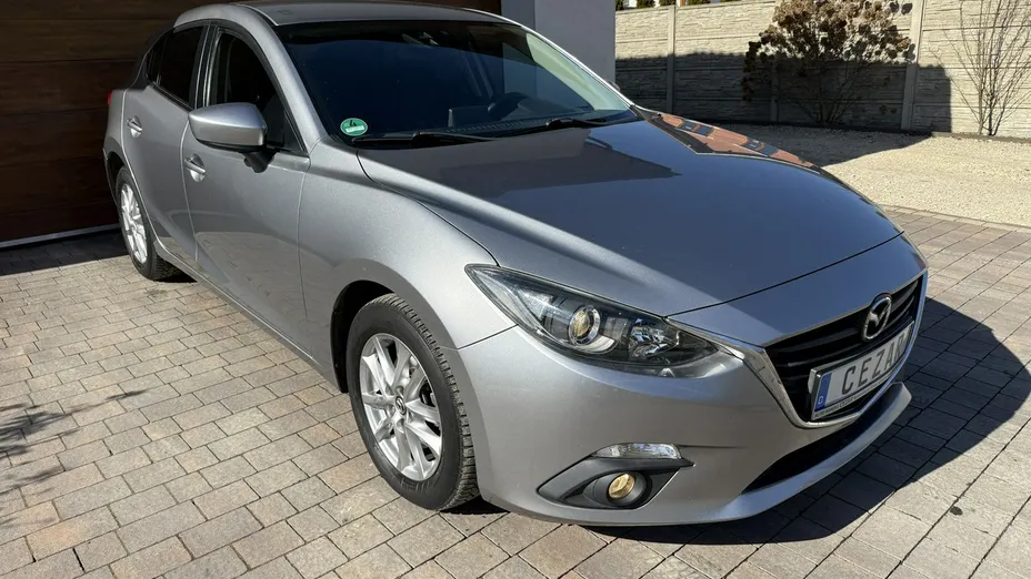 MAZDA 3 -