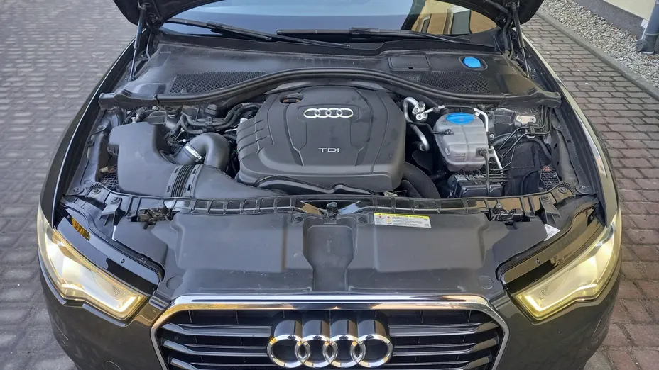 AUDI A6 -