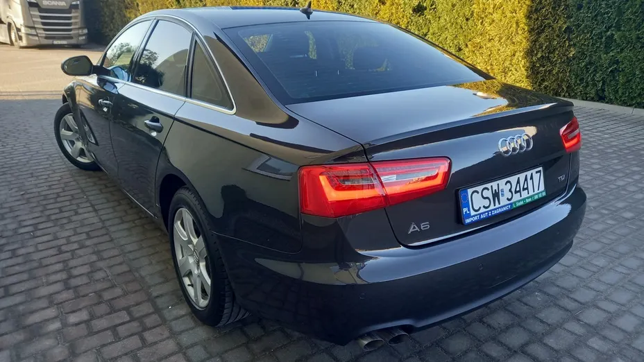 AUDI A6 -