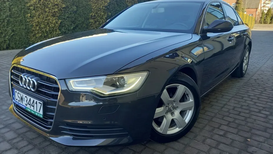 AUDI A6 -