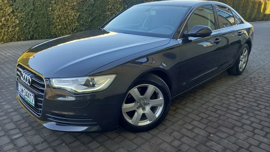 AUDI A6 -