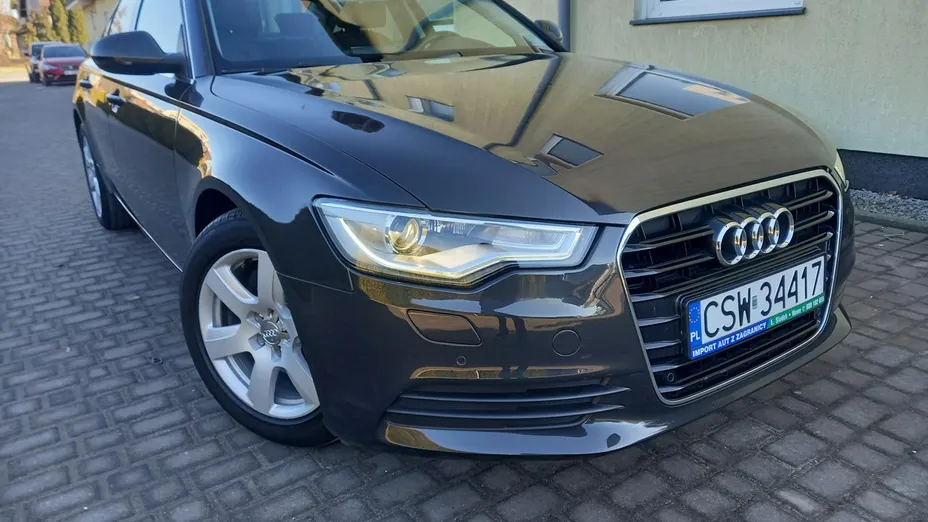 AUDI A6 -