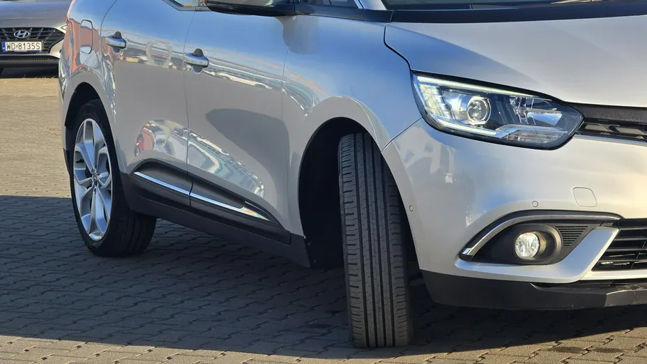 RENAULT Grand Scenic -