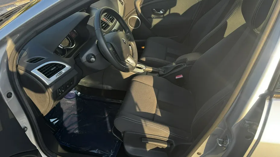 RENAULT Megane -