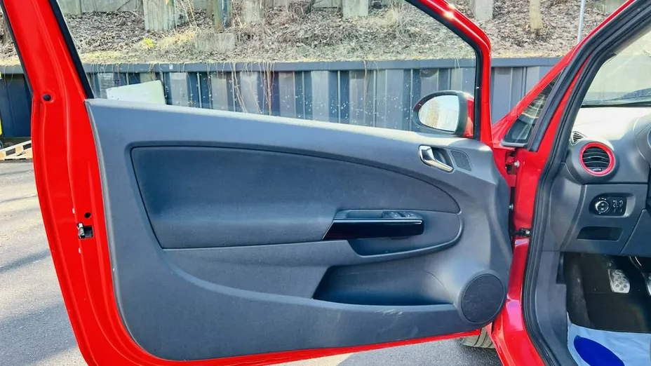 OPEL Corsa -