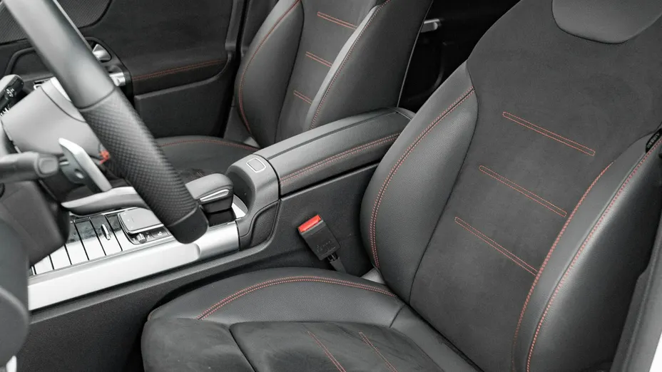 MERCEDES-BENZ GLB -