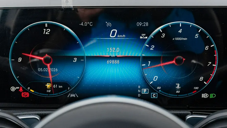 MERCEDES-BENZ GLB -