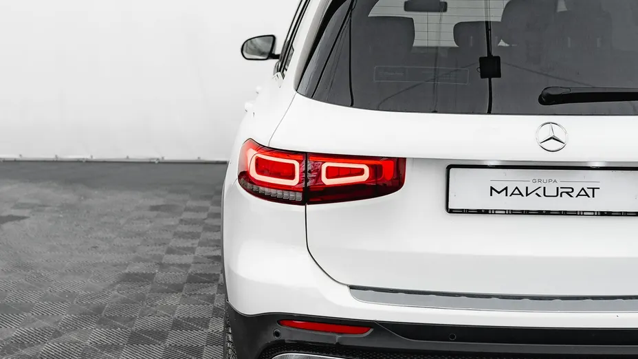 MERCEDES-BENZ GLB -
