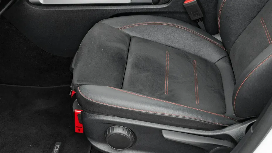 MERCEDES-BENZ GLB -