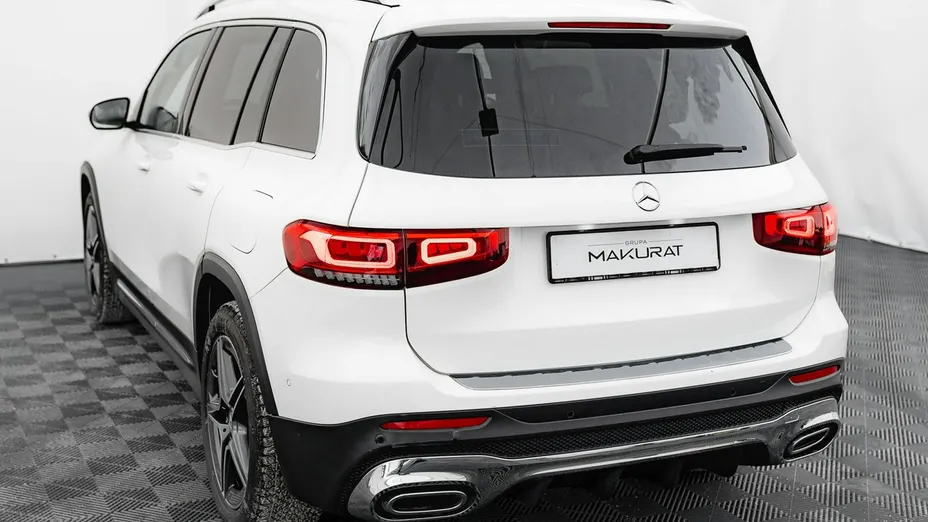 MERCEDES-BENZ GLB -