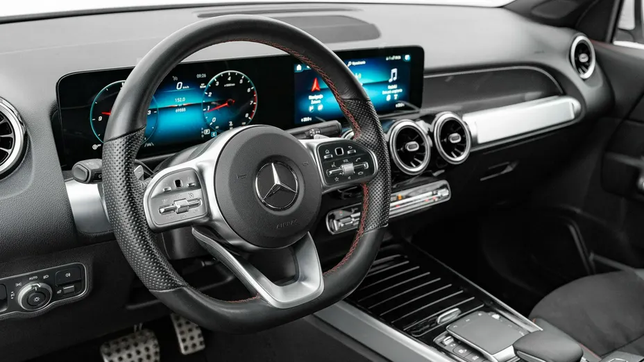 MERCEDES-BENZ GLB -