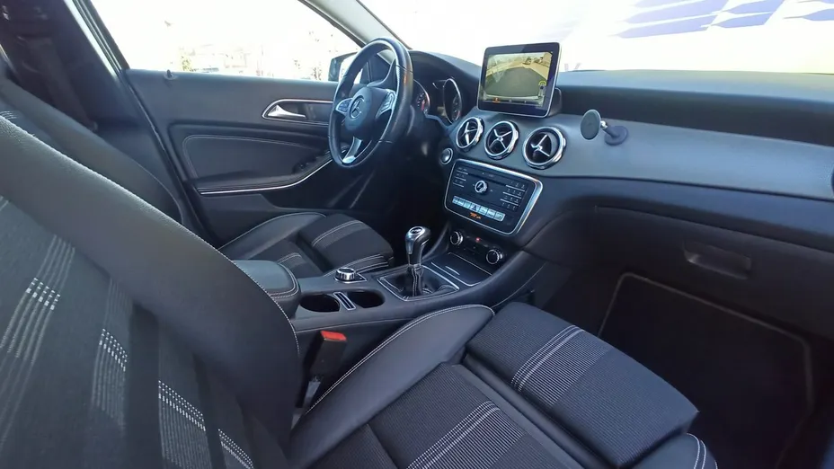 MERCEDES-BENZ GLA -