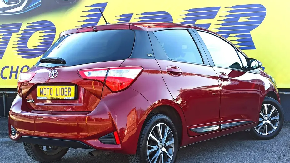 TOYOTA Yaris -