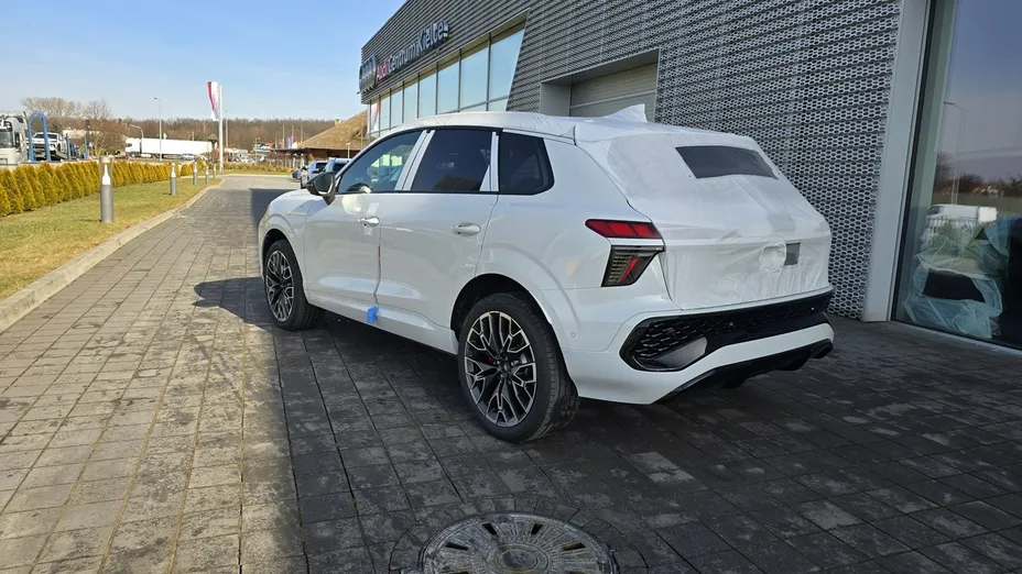 AUDI Q3 -