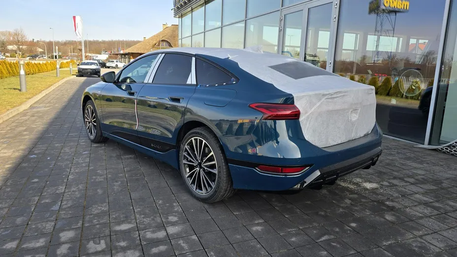 AUDI A6 Sportback e-tron -