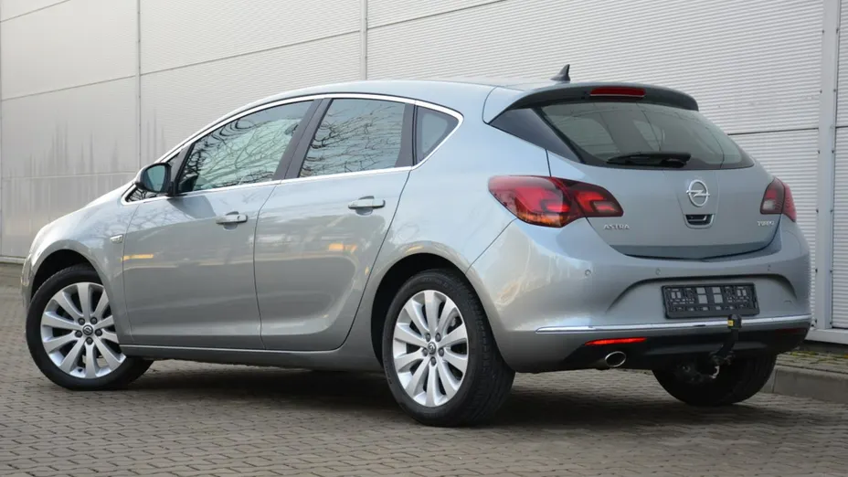 OPEL Astra -