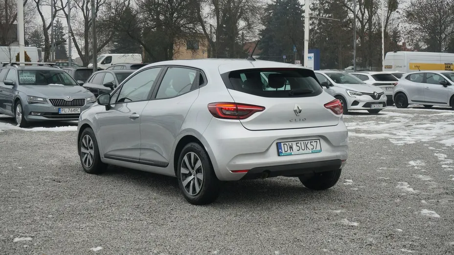 RENAULT Clio -