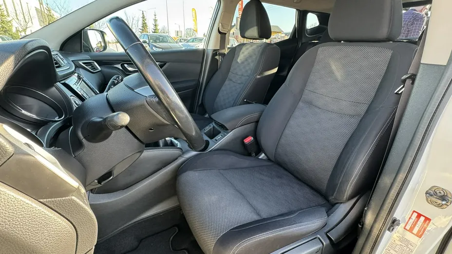 NISSAN Qashqai -