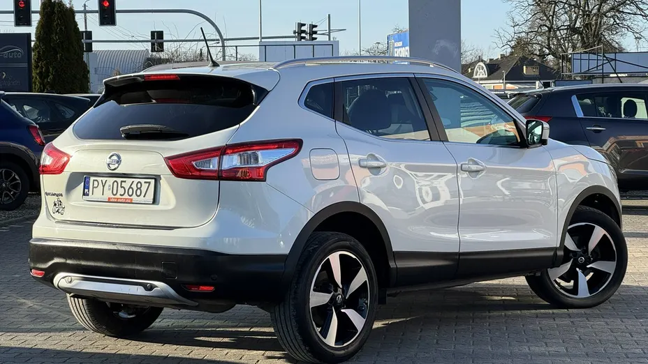 NISSAN Qashqai -