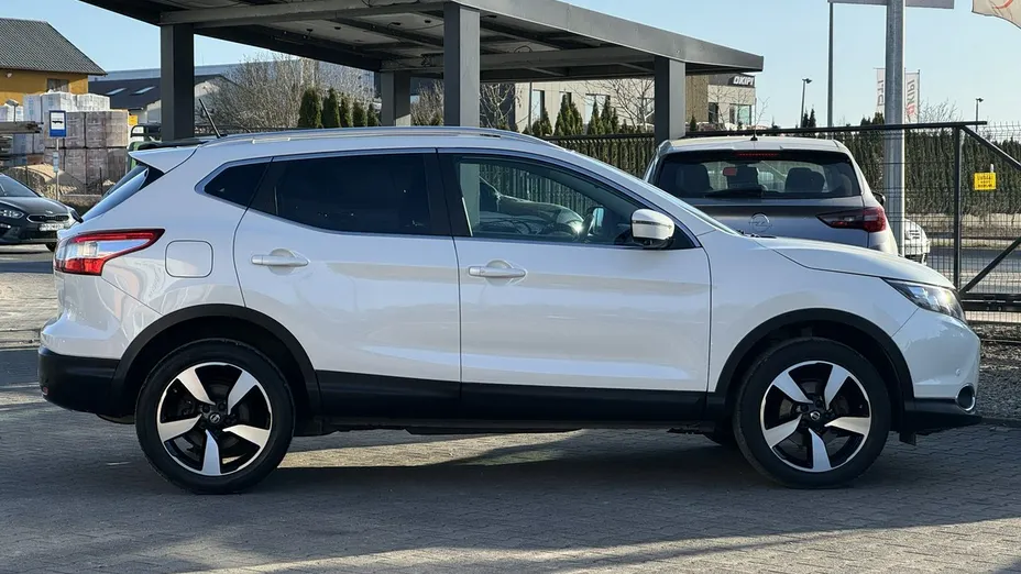 NISSAN Qashqai -