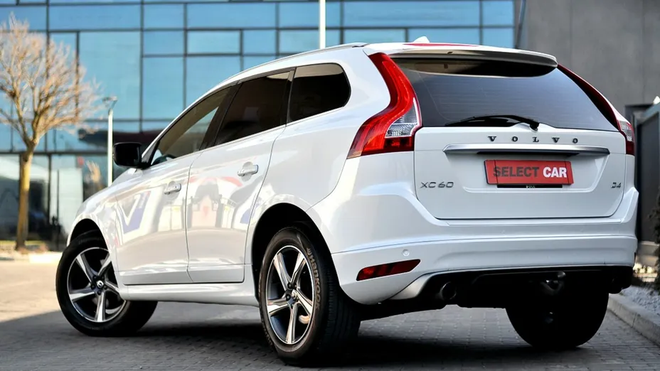 VOLVO XC60 -