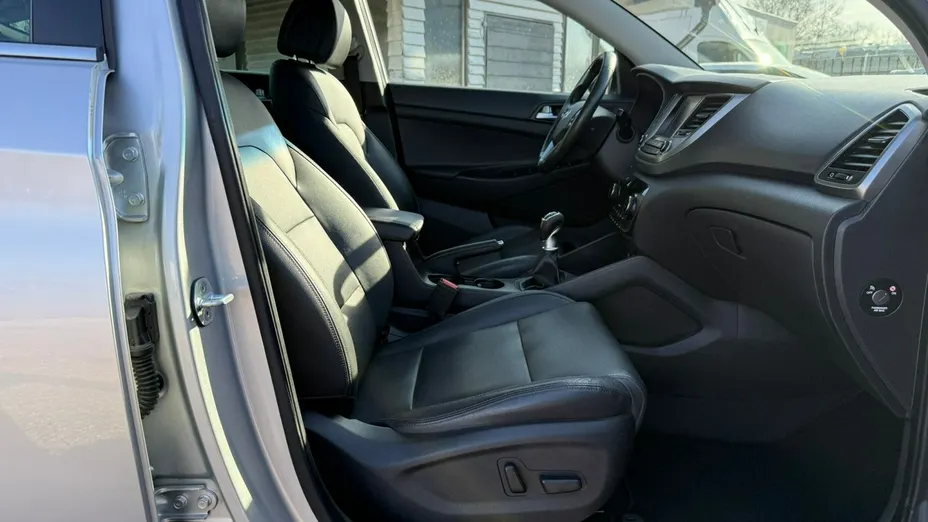 HYUNDAI Tucson -