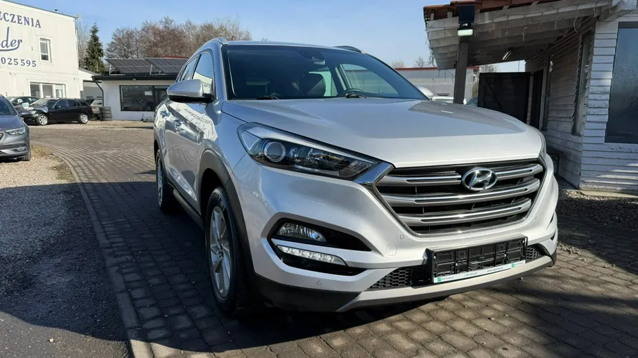 HYUNDAI Tucson -