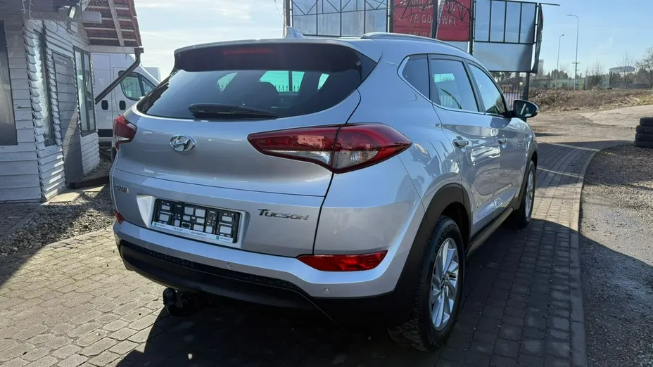 HYUNDAI Tucson -