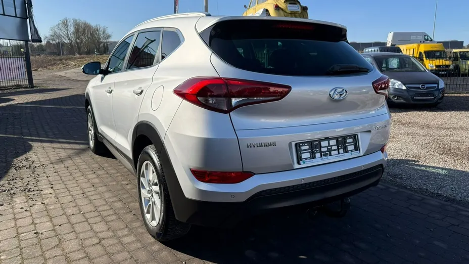 HYUNDAI Tucson -