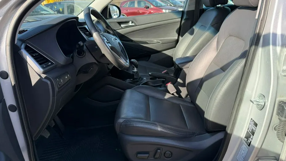 HYUNDAI Tucson -