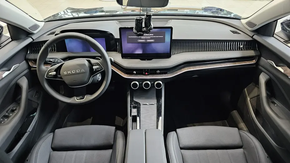 SKODA Superb -
