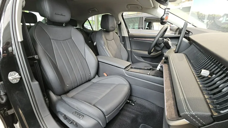SKODA Superb -