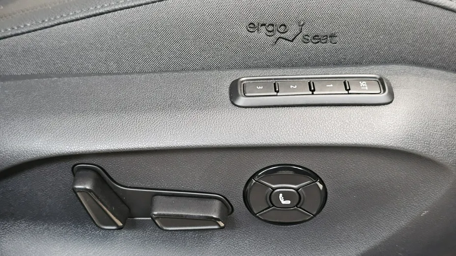 SKODA Superb -