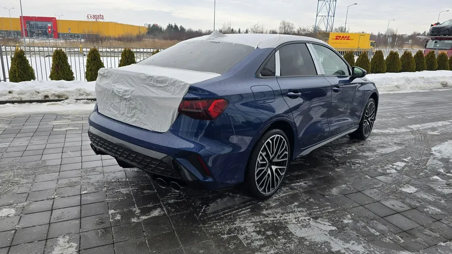 AUDI S3 Limousine -