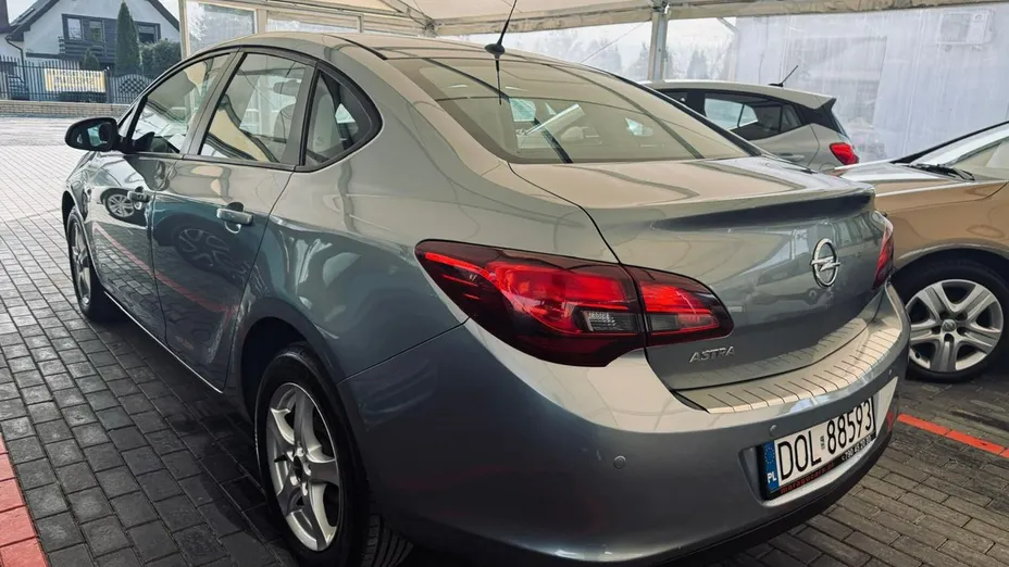 OPEL Astra -