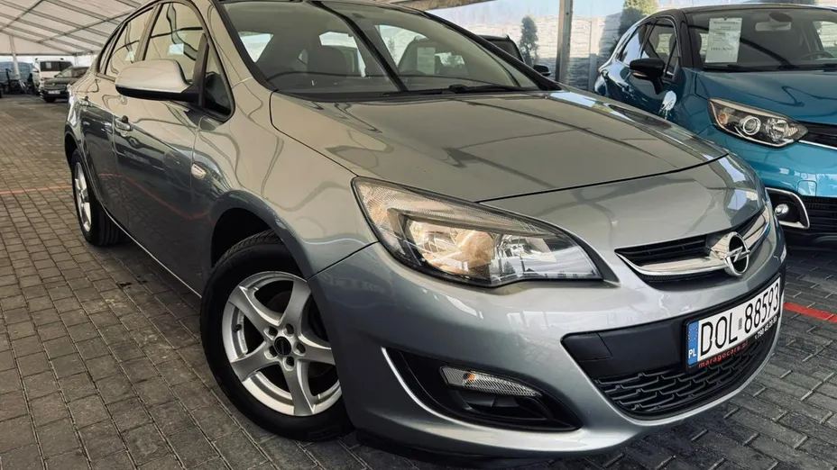 OPEL Astra -