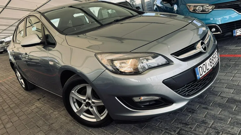 OPEL Astra -