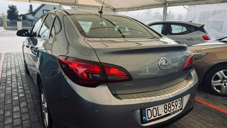 OPEL Astra -